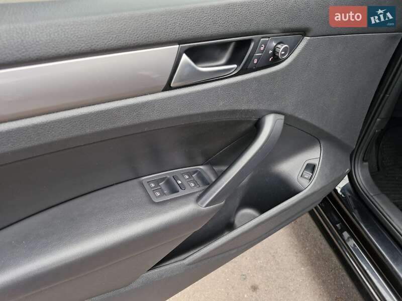 Седан Volkswagen Passat 2015 в Києві фото 13 Седан Volkswagen Passat 2015 в Києві