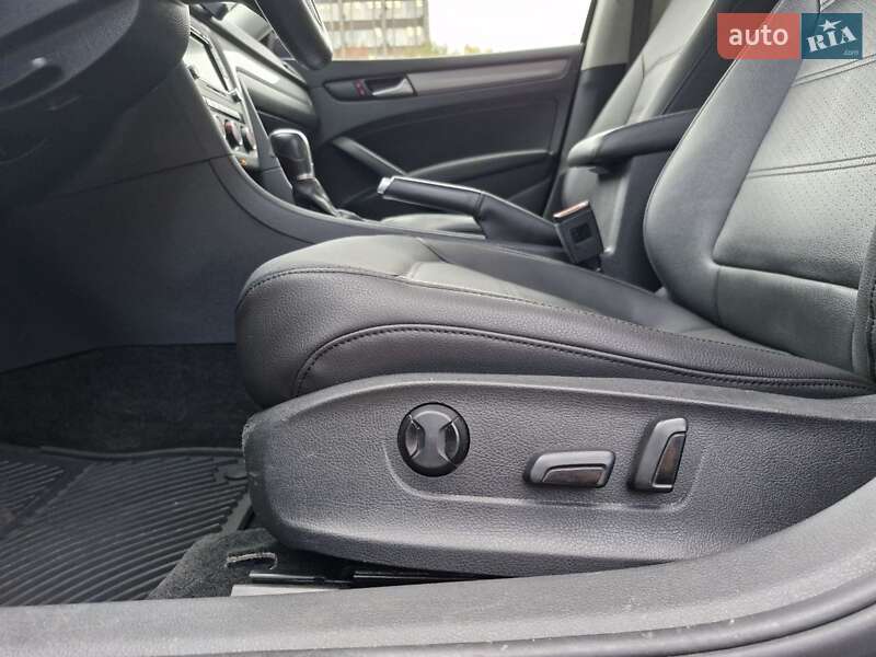 Седан Volkswagen Passat 2015 в Києві фото 16 Седан Volkswagen Passat 2015 в Києві