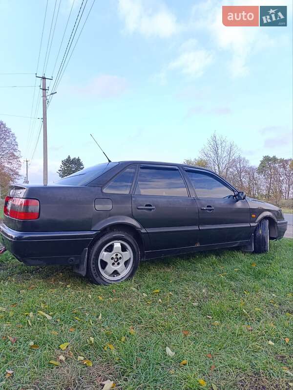 Седан Volkswagen Passat 1996 в Бердичеве
