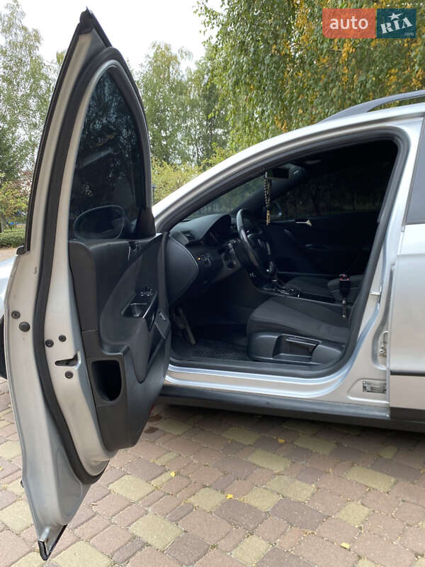 Универсал Volkswagen Passat 2010 в Харькове