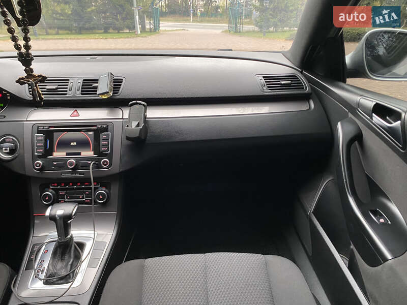 Универсал Volkswagen Passat 2010 в Харькове