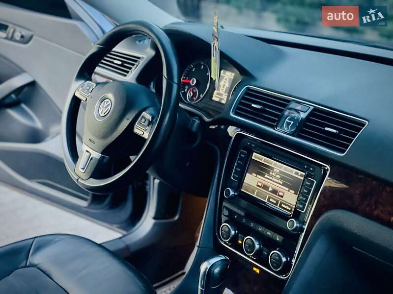Седан Volkswagen Passat 2013 в Кривом Роге