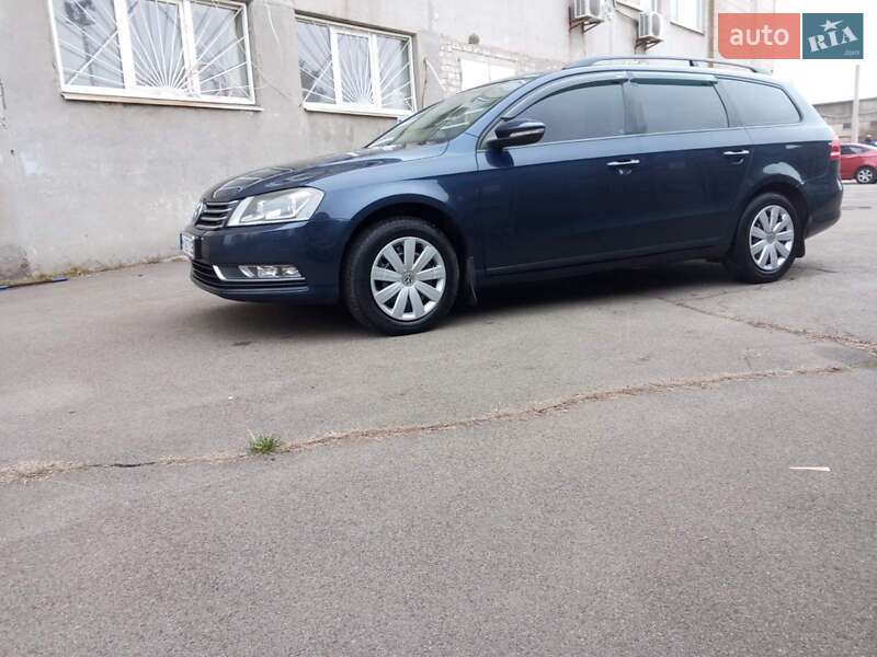 Універсал Volkswagen Passat 2011 в Києві фото Універсал Volkswagen Passat 2011 в Києві