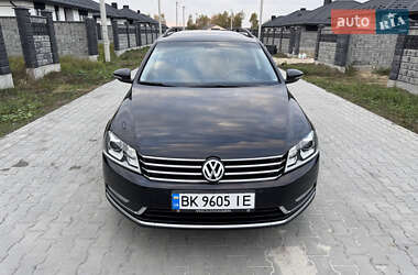 Універсал Volkswagen Passat 2011 в Рівному