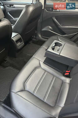 Седан Volkswagen Passat 2014 в 
