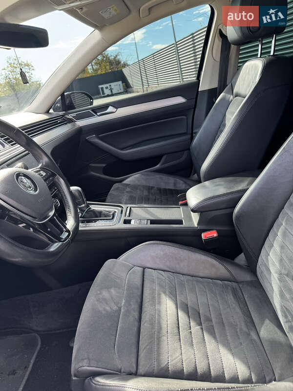 Універсал Volkswagen Passat 2017 в Миколаєві фото 40 Універсал Volkswagen Passat 2017 в Миколаєві