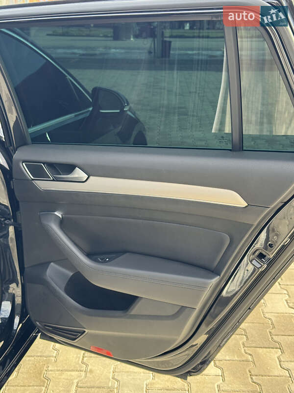 Універсал Volkswagen Passat 2017 в Миколаєві фото 52 Універсал Volkswagen Passat 2017 в Миколаєві