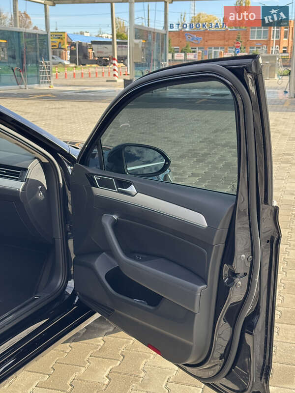 Універсал Volkswagen Passat 2017 в Миколаєві фото 60 Універсал Volkswagen Passat 2017 в Миколаєві