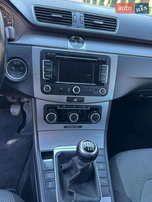 Универсал Volkswagen Passat 2011 в Черновцах фото 10 Универсал Volkswagen Passat 2011 в Черновцах