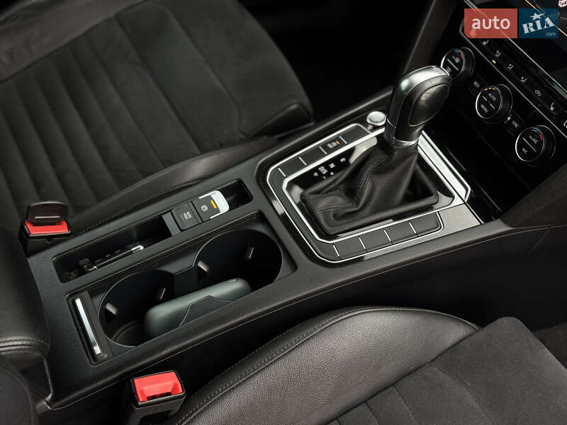 Універсал Volkswagen Passat 2015 в Дубні фото 31 Універсал Volkswagen Passat 2015 в Дубні