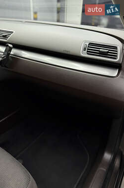 Универсал Volkswagen Passat 2012 в 