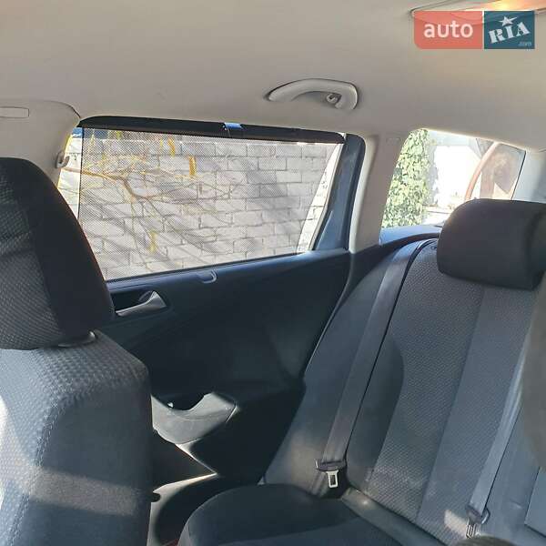 Универсал Volkswagen Passat 2010 в Днепре