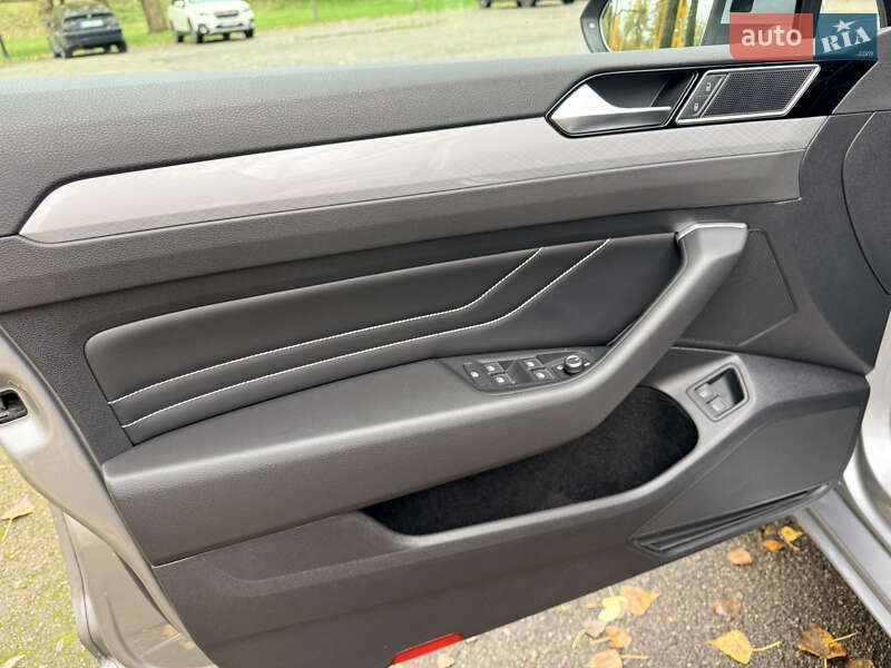 Универсал Volkswagen Passat 2020 в Киеве фото 11 Универсал Volkswagen Passat 2020 в Киеве