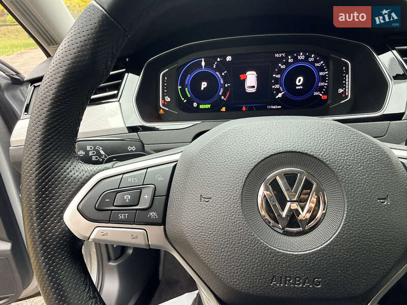 Универсал Volkswagen Passat 2020 в Киеве фото 34 Универсал Volkswagen Passat 2020 в Киеве