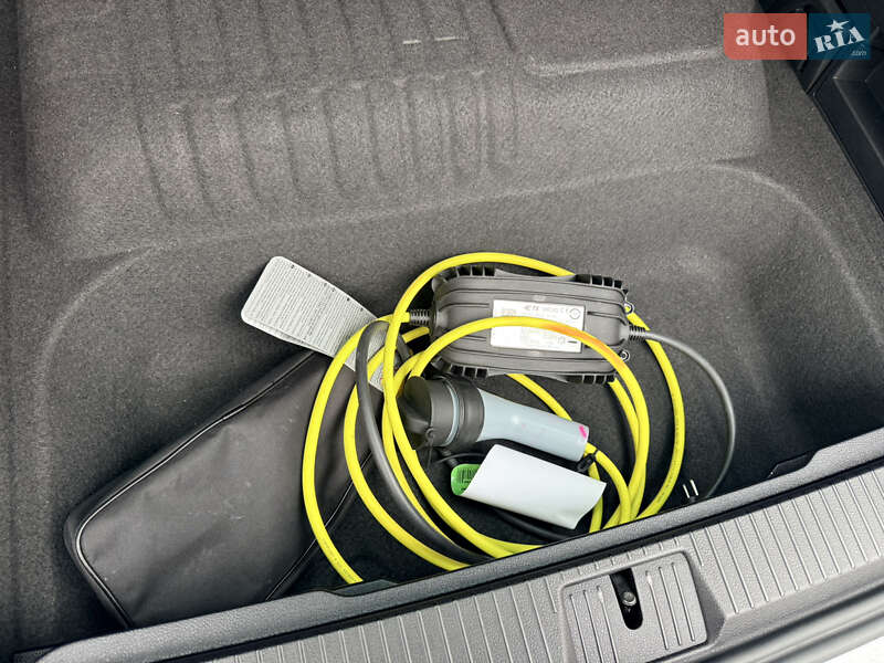 Универсал Volkswagen Passat 2020 в Киеве фото 50 Универсал Volkswagen Passat 2020 в Киеве