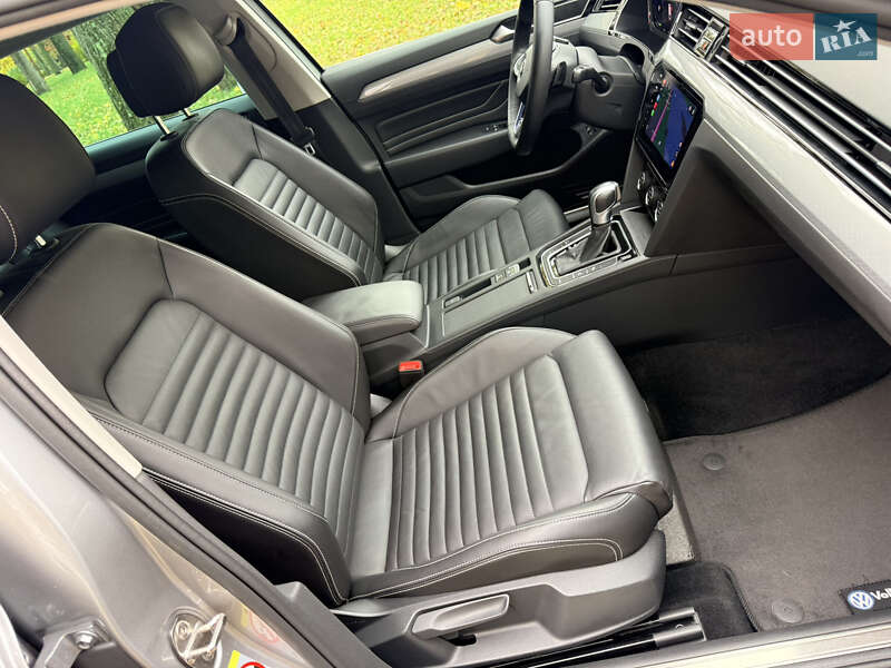 Универсал Volkswagen Passat 2020 в Киеве фото 53 Универсал Volkswagen Passat 2020 в Киеве