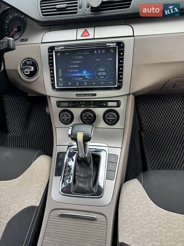 Седан Volkswagen Passat 2008 в Ужгороде