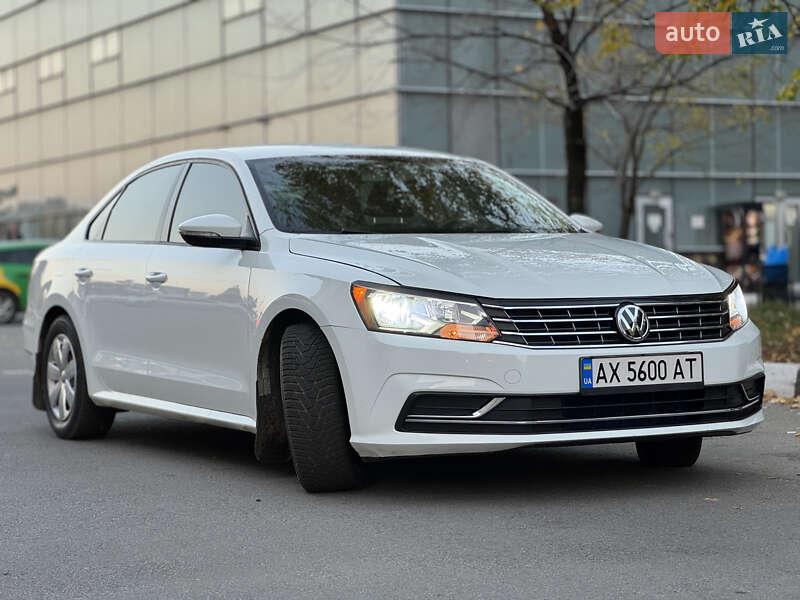 Седан Volkswagen Passat 2018 в Харькове