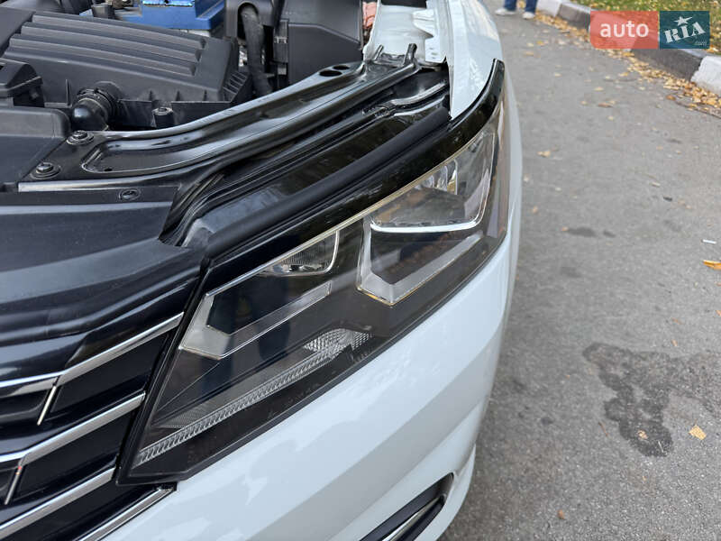 Седан Volkswagen Passat 2018 в Харькове