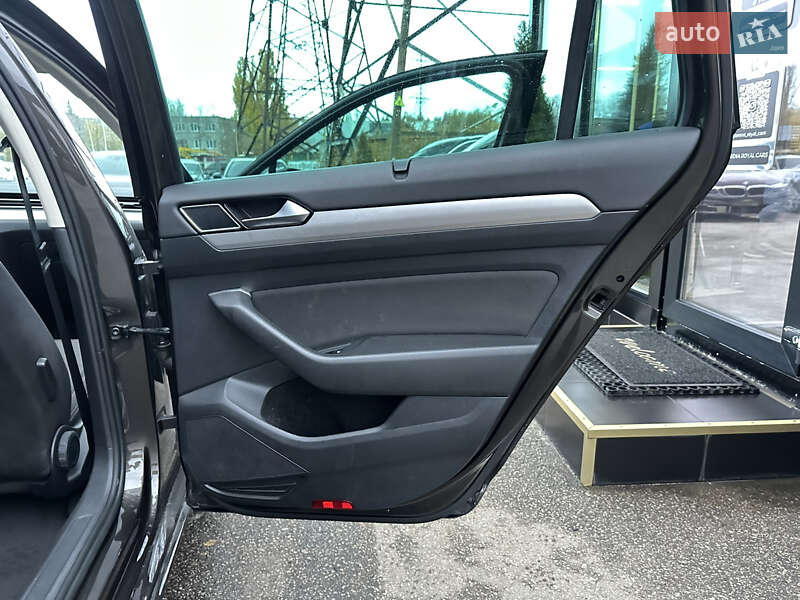 Універсал Volkswagen Passat 2017 в Харкові фото 22 Універсал Volkswagen Passat 2017 в Харкові