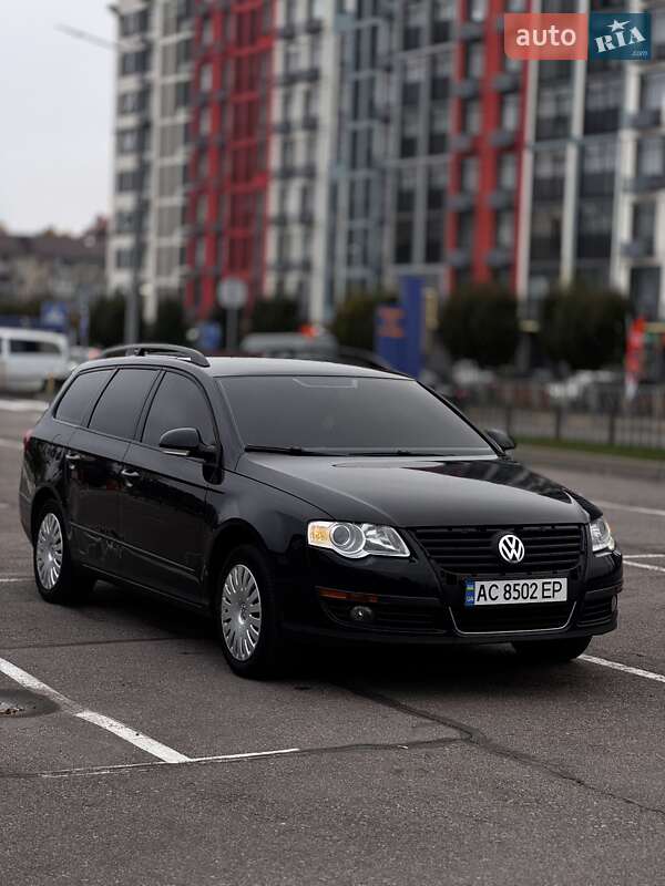 Универсал Volkswagen Passat 2010 в Киеве
