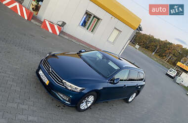 Универсал Volkswagen Passat 2022 в Луцке