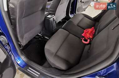 Универсал Volkswagen Passat 2001 в  фото 16 Универсал Volkswagen Passat 2001 в