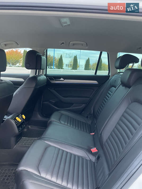 Универсал Volkswagen Passat 2016 в Ужгороде фото 14 Универсал Volkswagen Passat 2016 в Ужгороде