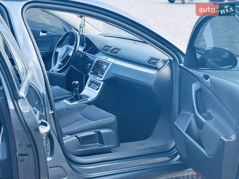 Универсал Volkswagen Passat 2010 в Львове фото 15 Универсал Volkswagen Passat 2010 в Львове