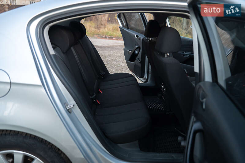 Седан Volkswagen Passat 2009 в Івано-Франківську