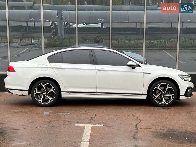 Седан Volkswagen Passat 2021 в Киеве фото 7 Седан Volkswagen Passat 2021 в Киеве