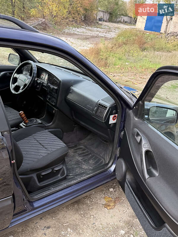 Універсал Volkswagen Passat 1996 в Кривому Розі фото 8 Універсал Volkswagen Passat 1996 в Кривому Розі