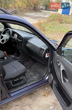 Универсал Volkswagen Passat 1996 в  фото 8 Универсал Volkswagen Passat 1996 в