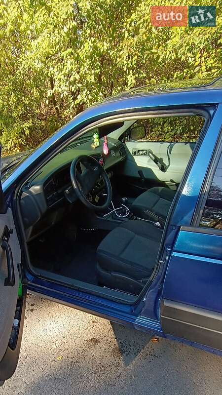 Седан Volkswagen Passat 1989 в Рівному фото 5 Седан Volkswagen Passat 1989 в Рівному