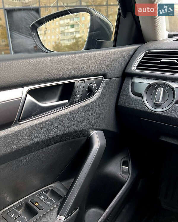 Седан Volkswagen Passat 2016 в Львове фото 6 Седан Volkswagen Passat 2016 в Львове