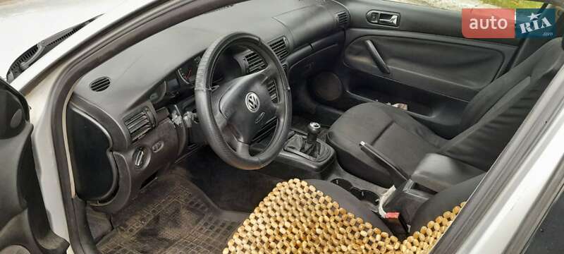 Универсал Volkswagen Passat 2002 в Малине