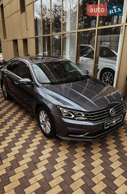 Седан Volkswagen Passat 2017 в 