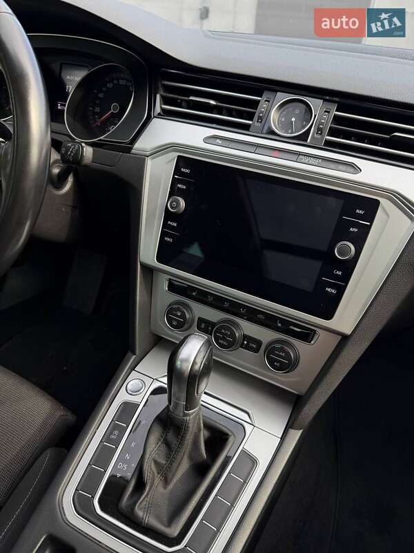 Универсал Volkswagen Passat 2018 в Тернополе фото 11 Универсал Volkswagen Passat 2018 в Тернополе