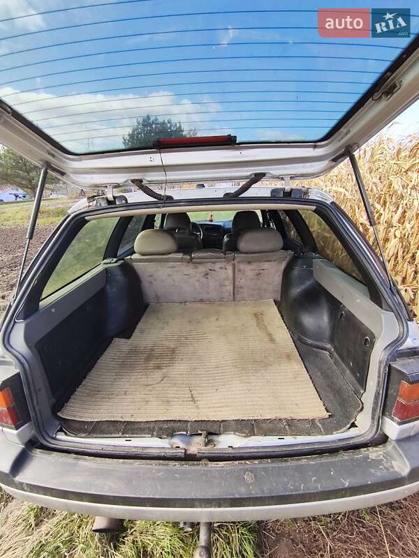 Универсал Volkswagen Passat 1990 в Дубно