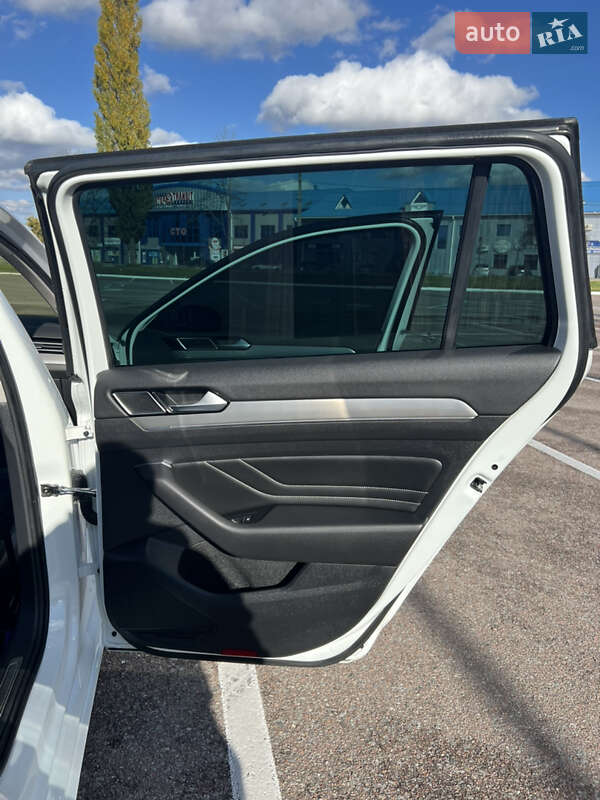 Универсал Volkswagen Passat 2021 в Житомире фото 15 Универсал Volkswagen Passat 2021 в Житомире