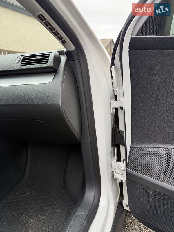 Универсал Volkswagen Passat 2010 в Лубнах фото 10 Универсал Volkswagen Passat 2010 в Лубнах