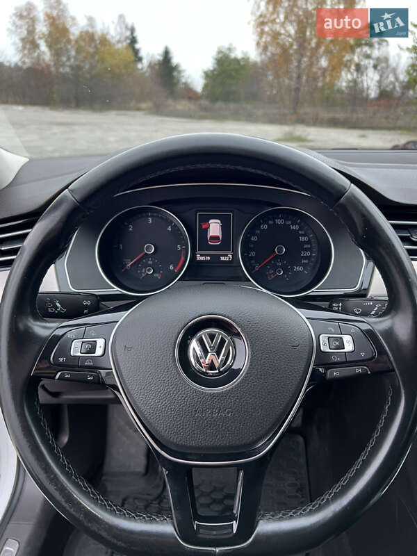 Універсал Volkswagen Passat 2015 в Рокитному