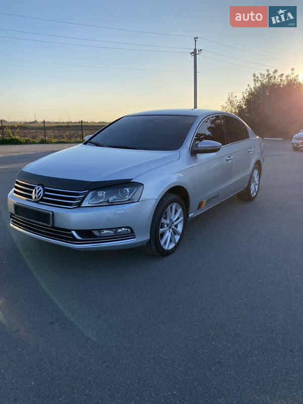 Седан Volkswagen Passat 2013 в Казатине