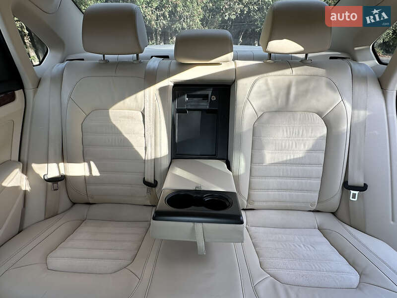 Седан Volkswagen Passat 2013 в Брошневі-Облозі