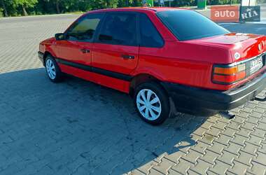 Седан Volkswagen Passat 1990 в  фото 3 Седан Volkswagen Passat 1990 в