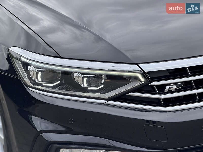 Седан Volkswagen Passat 2022 в Луцьку