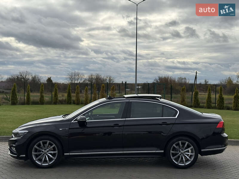 Седан Volkswagen Passat 2022 в Луцьку