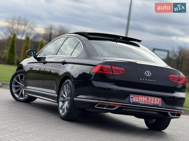 Седан Volkswagen Passat 2022 в Луцьку