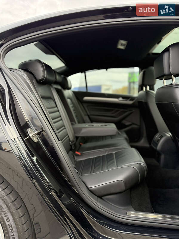 Седан Volkswagen Passat 2022 в Луцьку