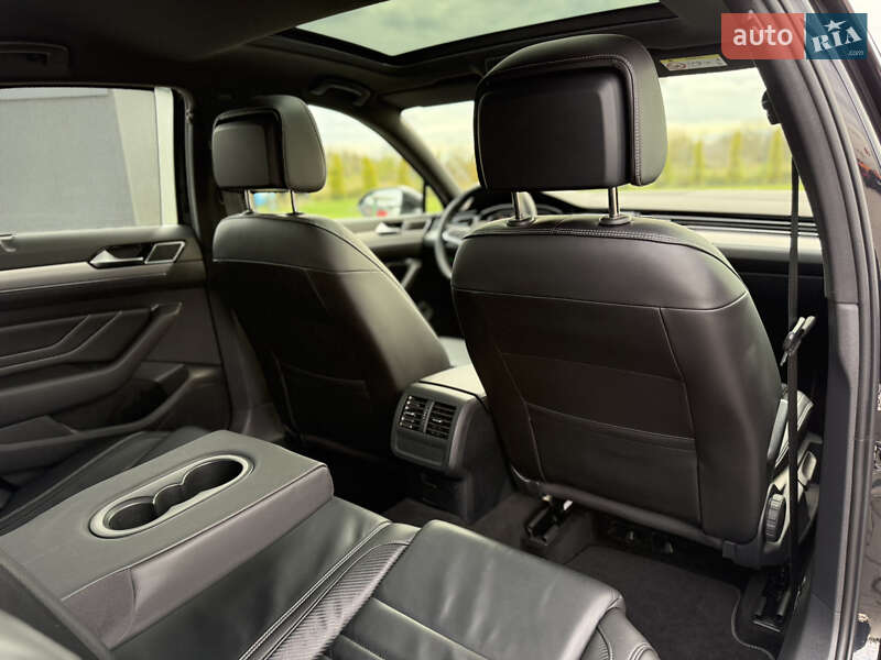 Седан Volkswagen Passat 2022 в Луцьку